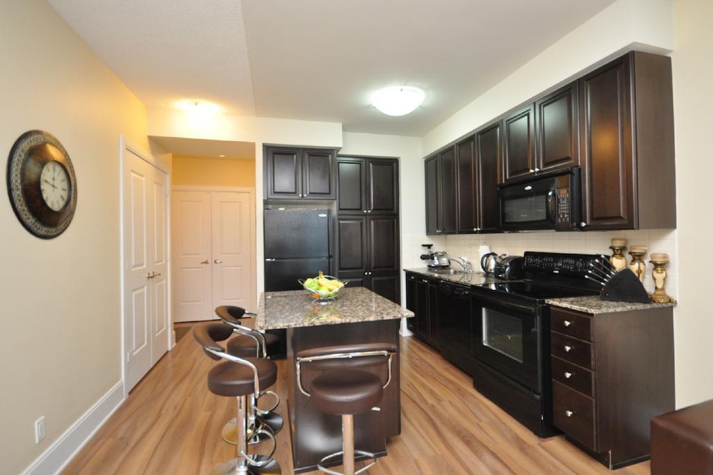 Napa Furnished Rental Apartments Square One Місісаґа Номер фото