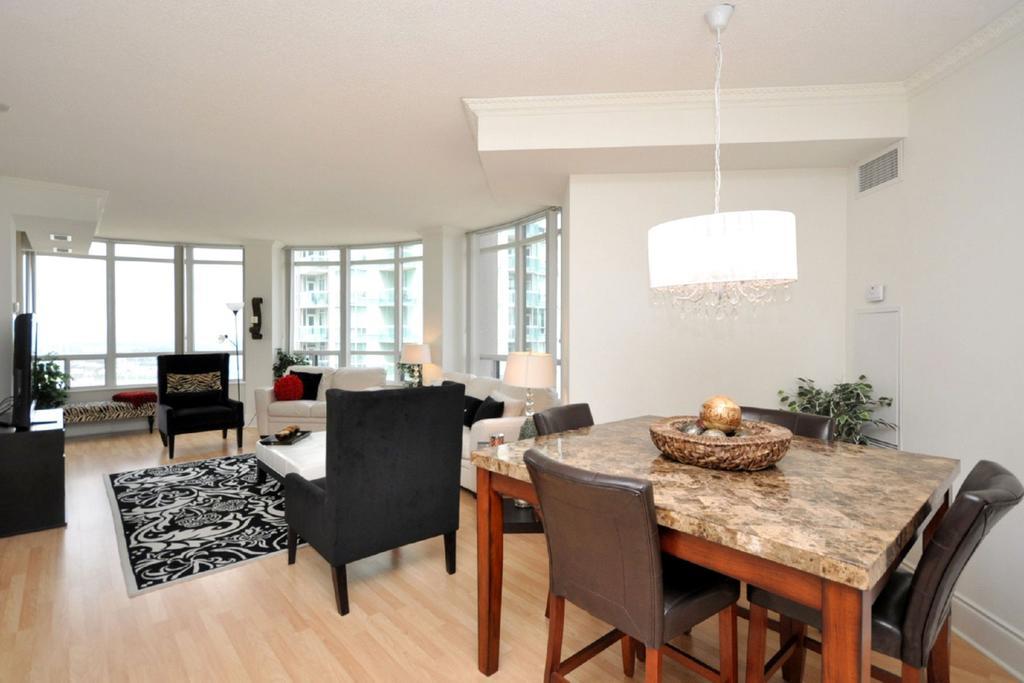 Napa Furnished Rental Apartments Square One Місісаґа Номер фото