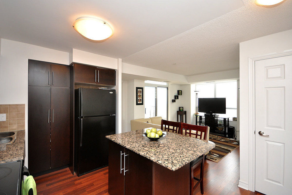 Napa Furnished Rental Apartments Square One Місісаґа Екстер'єр фото